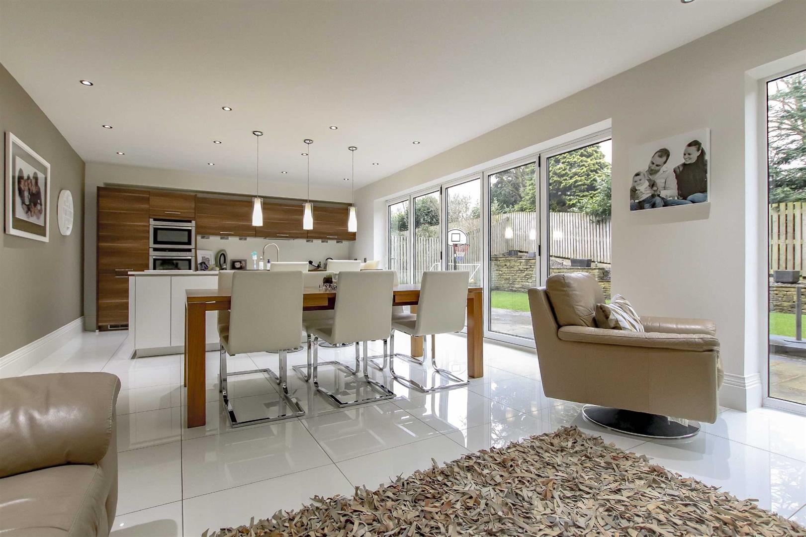 4 Bed Detached House For Sale - Main Image